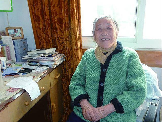 上世纪名牌女大学生,无奈嫁年长10岁的文盲老农,却幸福了一辈子_许燕