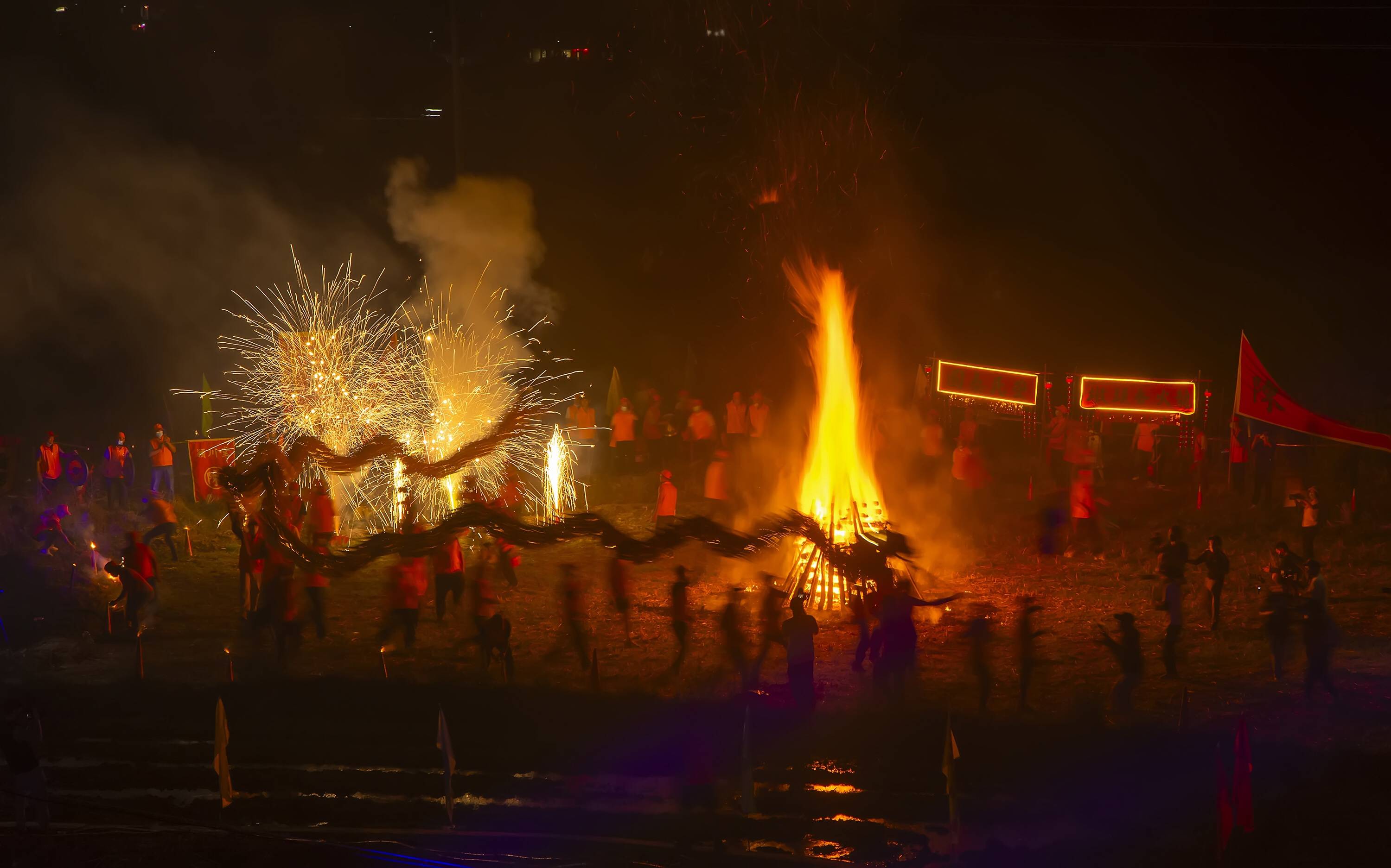 谢为上莞舞香火龙