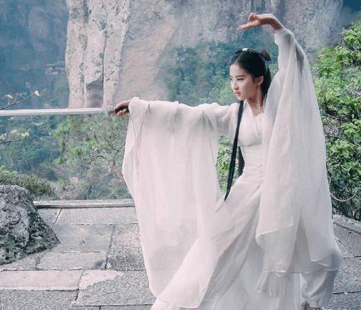 刘亦菲她因为在《神雕侠侣》当中饰演小龙女的这个角色之后,在观众