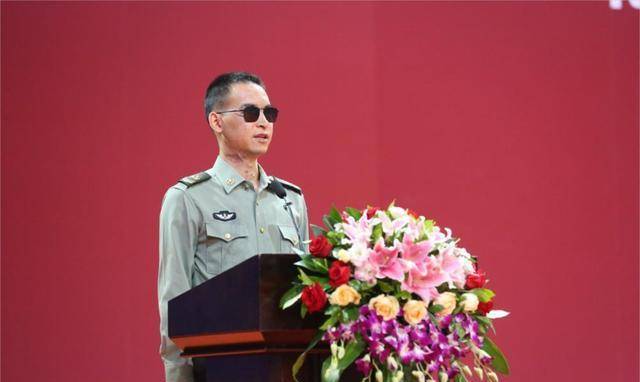 原创排雷英雄杜富国27岁失去双手双眼荣立一等功又获八一勋章