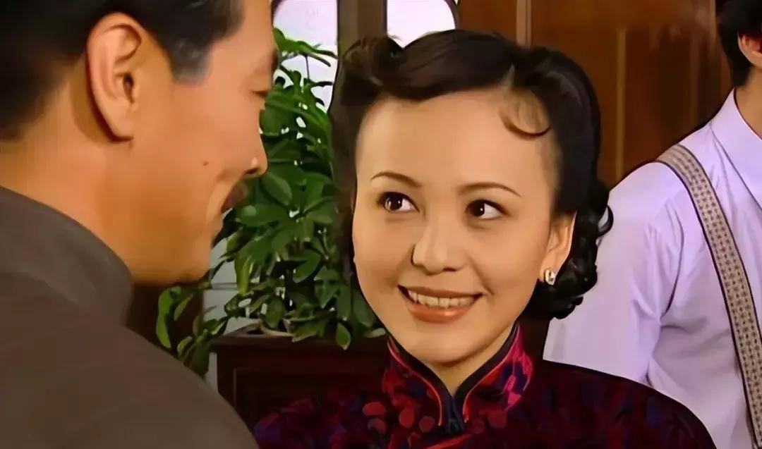 雪姨王琳53岁生图状态惊艳23年前演她女儿的林心如却已显老