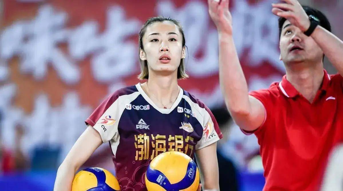 从软绵绵到丁楼如何成为我们女排前排的一把尖刀