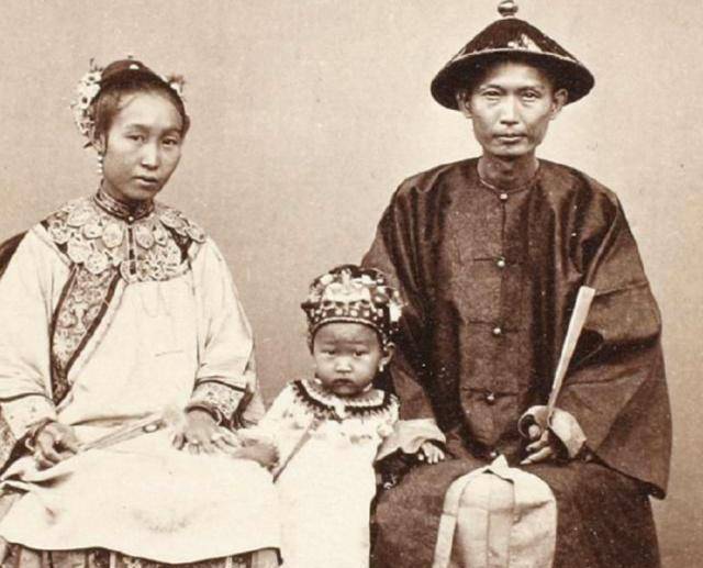 詹世钗可能不止结过一次婚,但是这些也已经成为历史的谜团了,等着后人