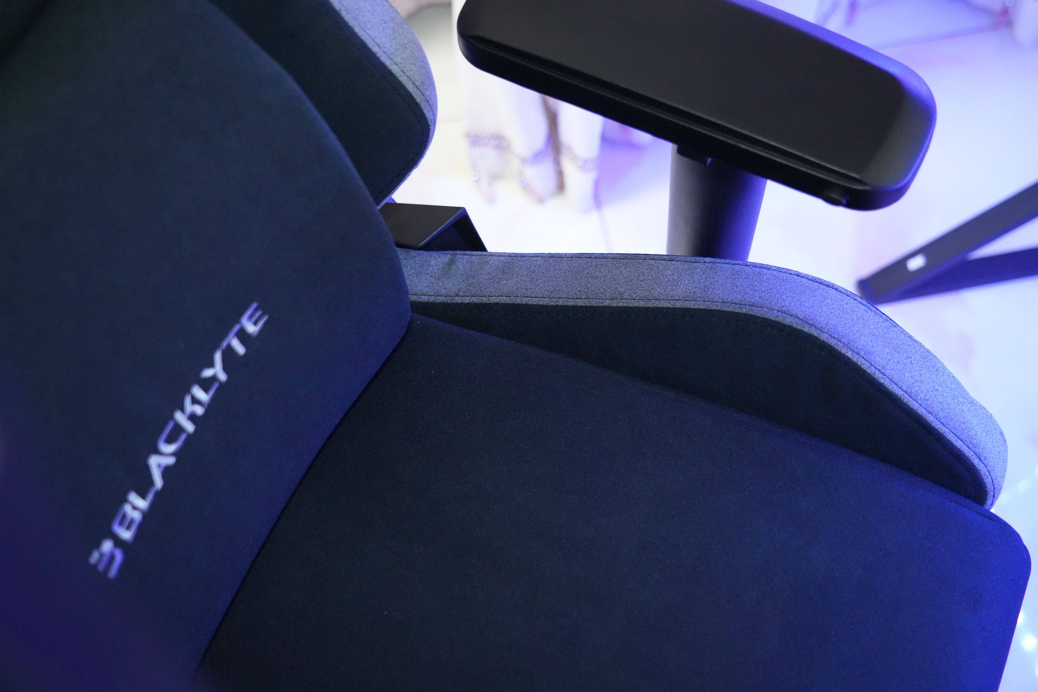 Blacklyte逐夜 逐·浪电竞椅体验评测：软件行业从业者的真实体验感受