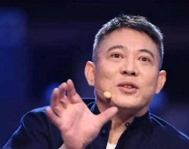 57岁功夫之王李连杰严重苍老一身病痛却不医治向太透真相