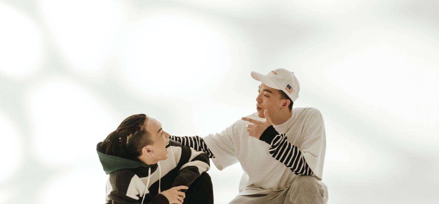 原创青2导师jonyj晒照小豆芽可爱讨喜网友给她买最好的奶粉