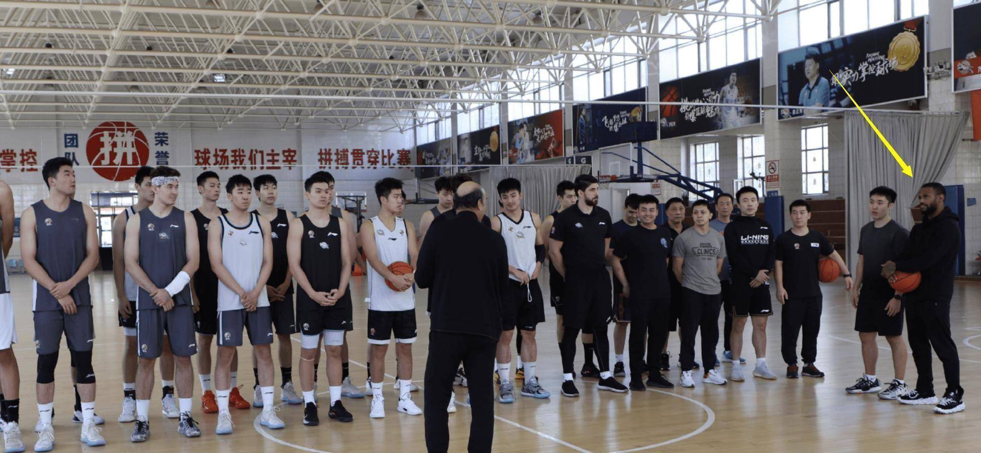 67分超巨外援加入炮轰新疆男篮怒斥球队不专业彻底实锤