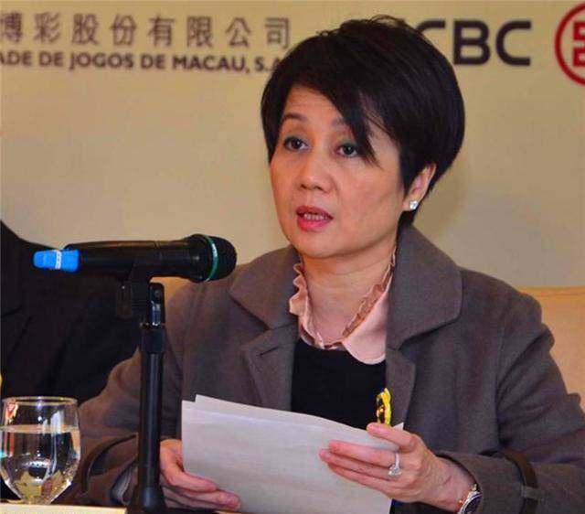 29岁相中真命天子68岁赌王上位史堪比邓文迪四太有心计