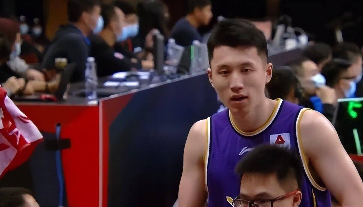 都将完成转会,但青岛队完全不害怕这件事,他们甚至还把李原宇给裁掉了