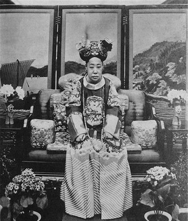 光绪帝怎一个幸福了得?珍妃美丽动人,隆裕相貌平凡_皇帝_妃子_后宫