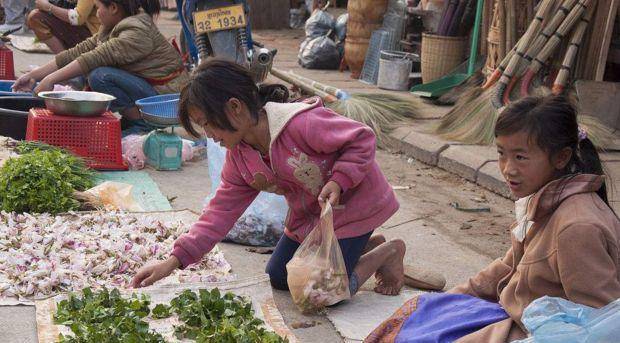 原创这个国家十分贫穷但是当地女性很开放即将开通中国高铁