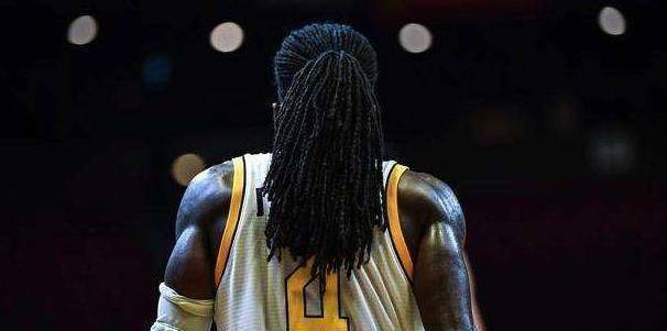 一位大牌外援被裁他把前总冠军球队给坑苦了_四川男篮_贝勒斯_福特森