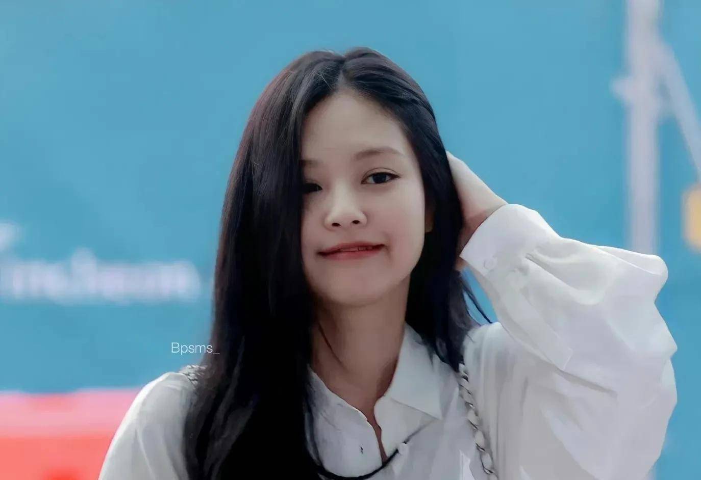 原创jennie金泰亨恋情确定有路人表示我觉得还可以双金很般配