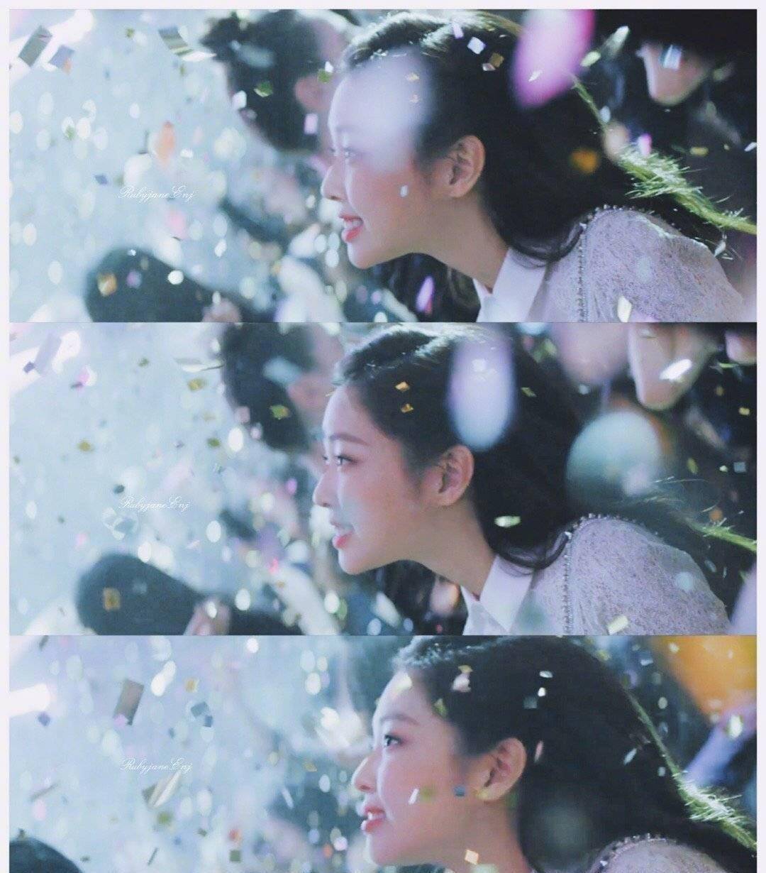 jennie的古装也是很有韵味的,打扮穿着韩范古装,jennie的柔美和稚嫩