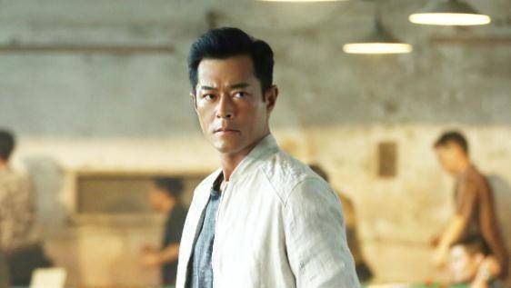 然而,必须承认的是,《追龙2》的剧本质量有待提升,但古天乐的表演依然