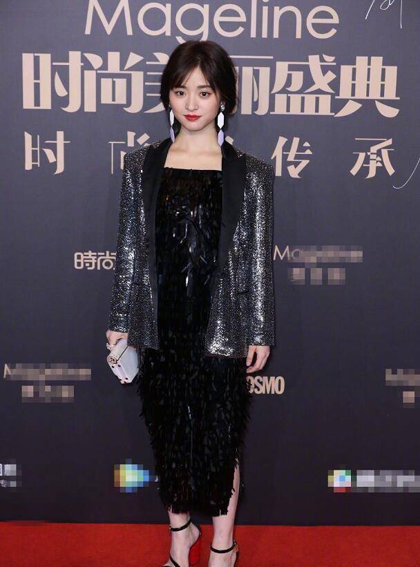 叫错林允娜扎名字,金希澈韩庚同框,合影无人站c_迪丽热巴_不知道_和林