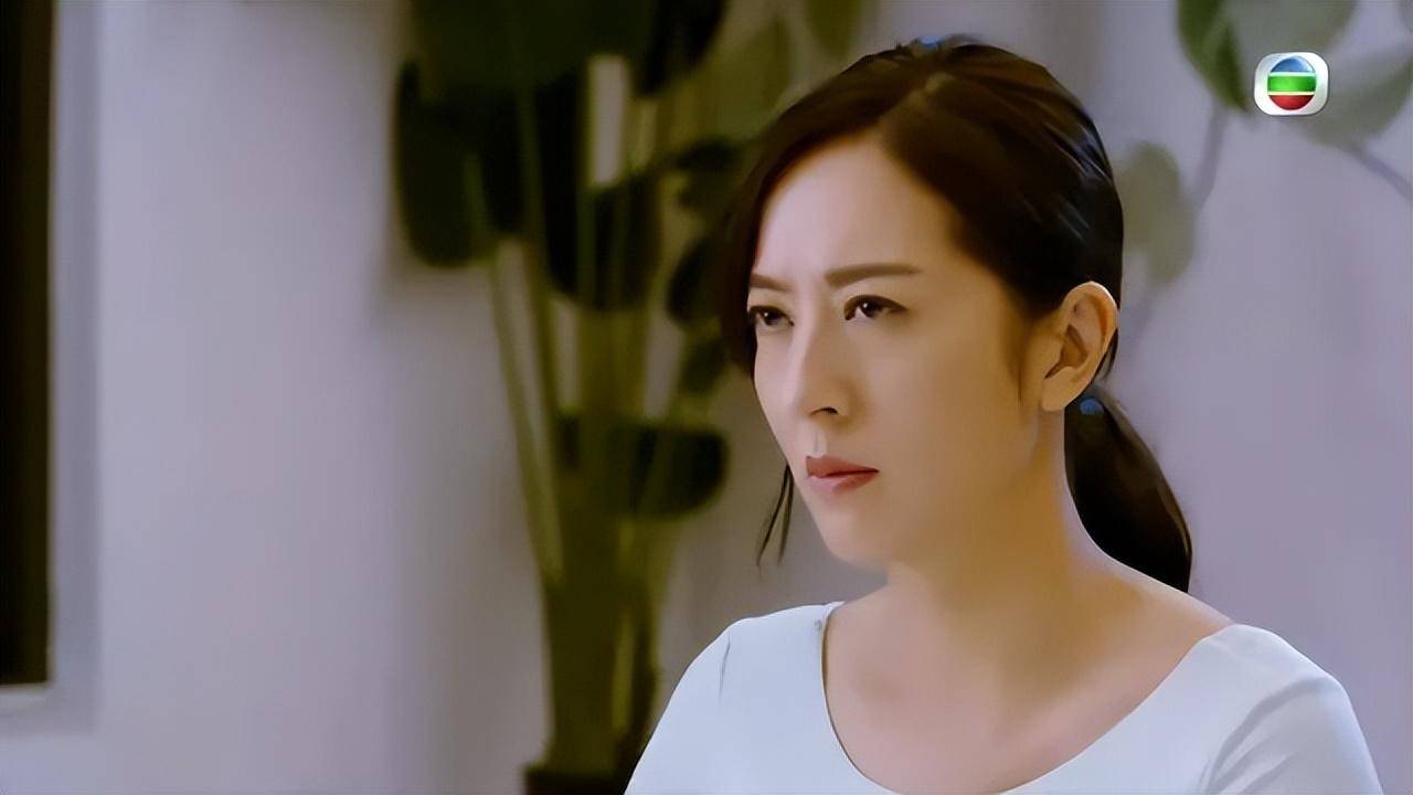 前tvb女星宣布签新公司,吐槽旧公司工作模式,离巢后终找回自我_唐诗咏