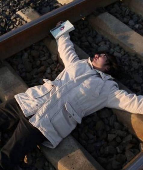 原创农村出身的少年天才自杀,生前无人知晓,死后一封遗书感动世人