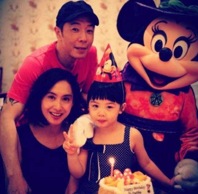 原创当朱茵女儿的照片曝光简直是小版的紫霞仙子太仙了