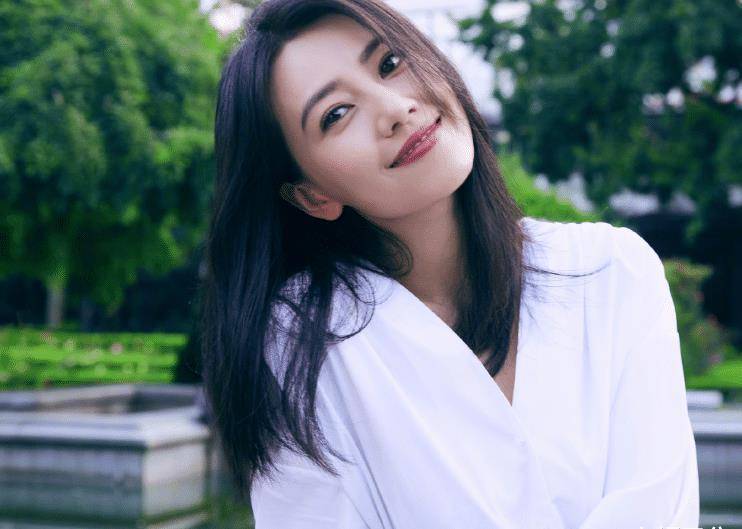 原创高圆圆生图上热搜40岁的年龄容貌太真实评论区炸锅了