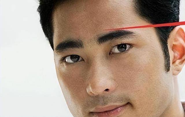 男性50岁以后,眉毛突然变长,意味着什么?多数人或还被蒙在鼓里