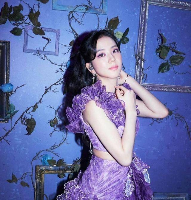 原创blackpink舞台造型太绝了飒爽甜美两不误成员全部美出新高度