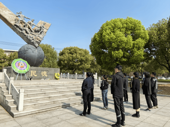 相城经开区北桥街道灵峰村:追寻红色足迹 缅怀革命先烈_烈士_活动