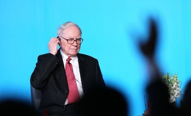巴菲特90岁生日,比尔盖茨"隔空示爱",差25岁他们因何交好_因为_关系_
