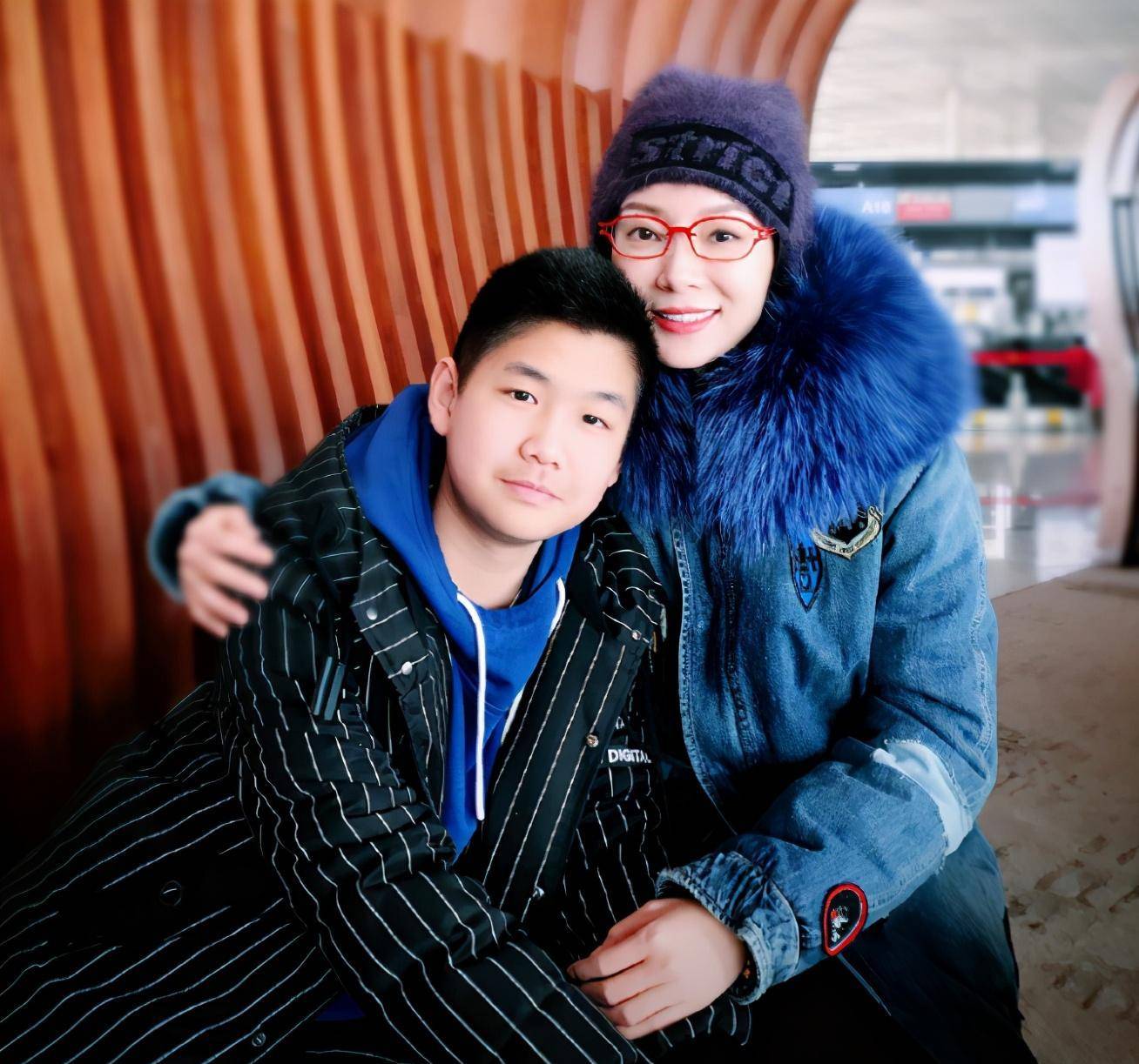 后妈典范陈数,二婚嫁齐名郎朗的钢琴家,为继子不生育_赵胤胤_丈夫