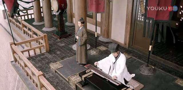 第一季《军师联盟》讲述司马懿辅佐曹丕参加夺嫡大战,司马懿的狼狈之