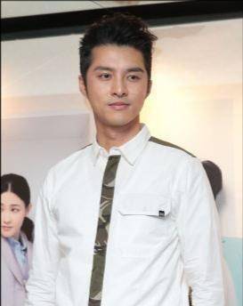 tvb的弟弟专业户,出道20年还在跑龙套,有颜值有演技就是不火_黄嘉乐