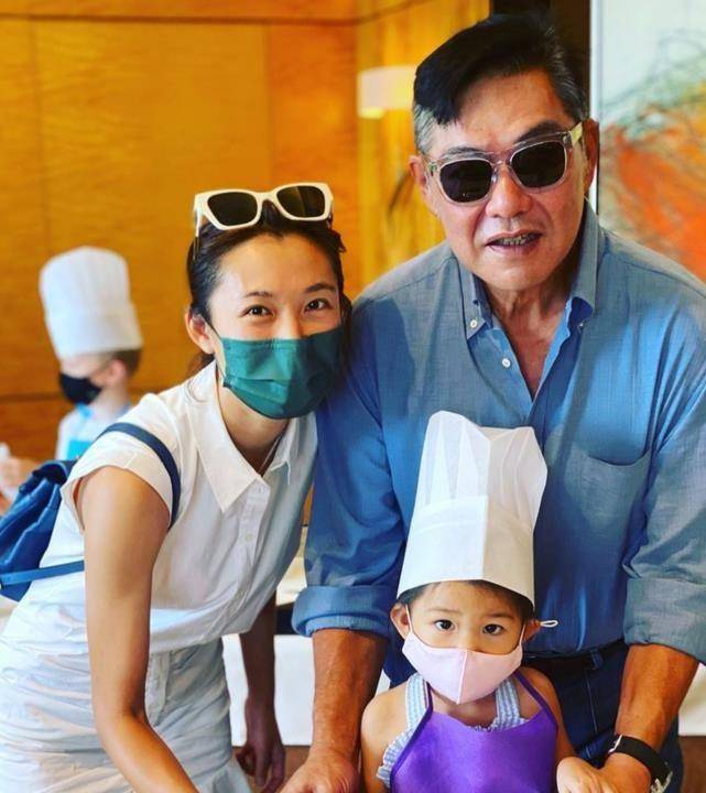 大25岁百亿富豪老公在春节为其亲自下厨_事业_丈夫_李美慧