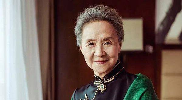 85岁"老戏骨"吴彦姝,一字马健身上热搜,如今依然活跃在荧屏中_网友_电