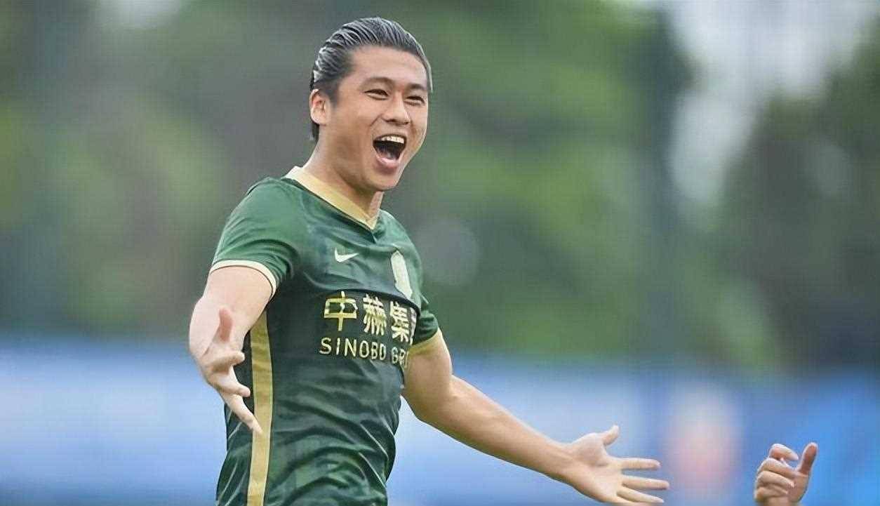 国足弃用艾克森,险些累新张玉宁!名嘴:伊万根本不该带他