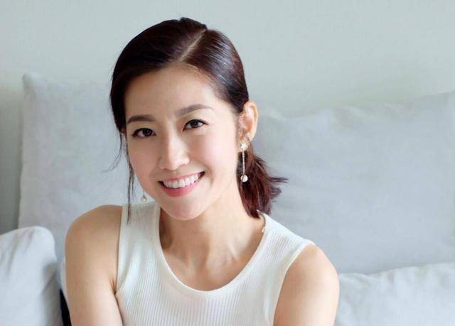 tvb绿叶女神的生日照被晒出,但世蒂的老公依然没有公开祝福_陈自瑶