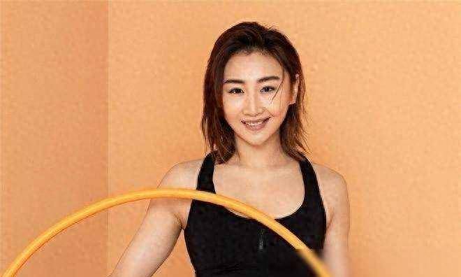 原创蹦床女神何雯娜与陈一冰情断八年终遇二婚制片人开启新篇章