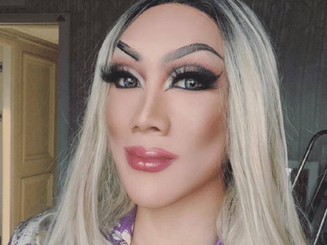 原创别再嫌女装的韩美娟丑了当他卸掉浓妆换上白色西装帅成王子