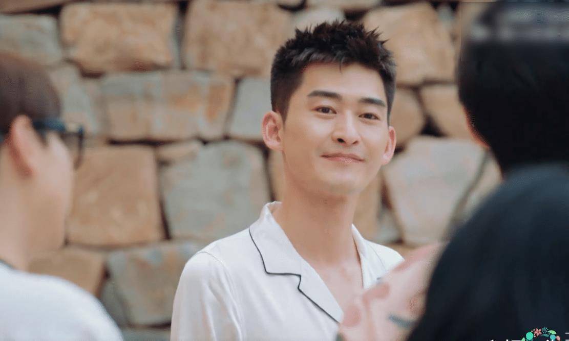 原创张翰用最特别的方式离开桃花坞却都是成年人面对离别时的仪式感