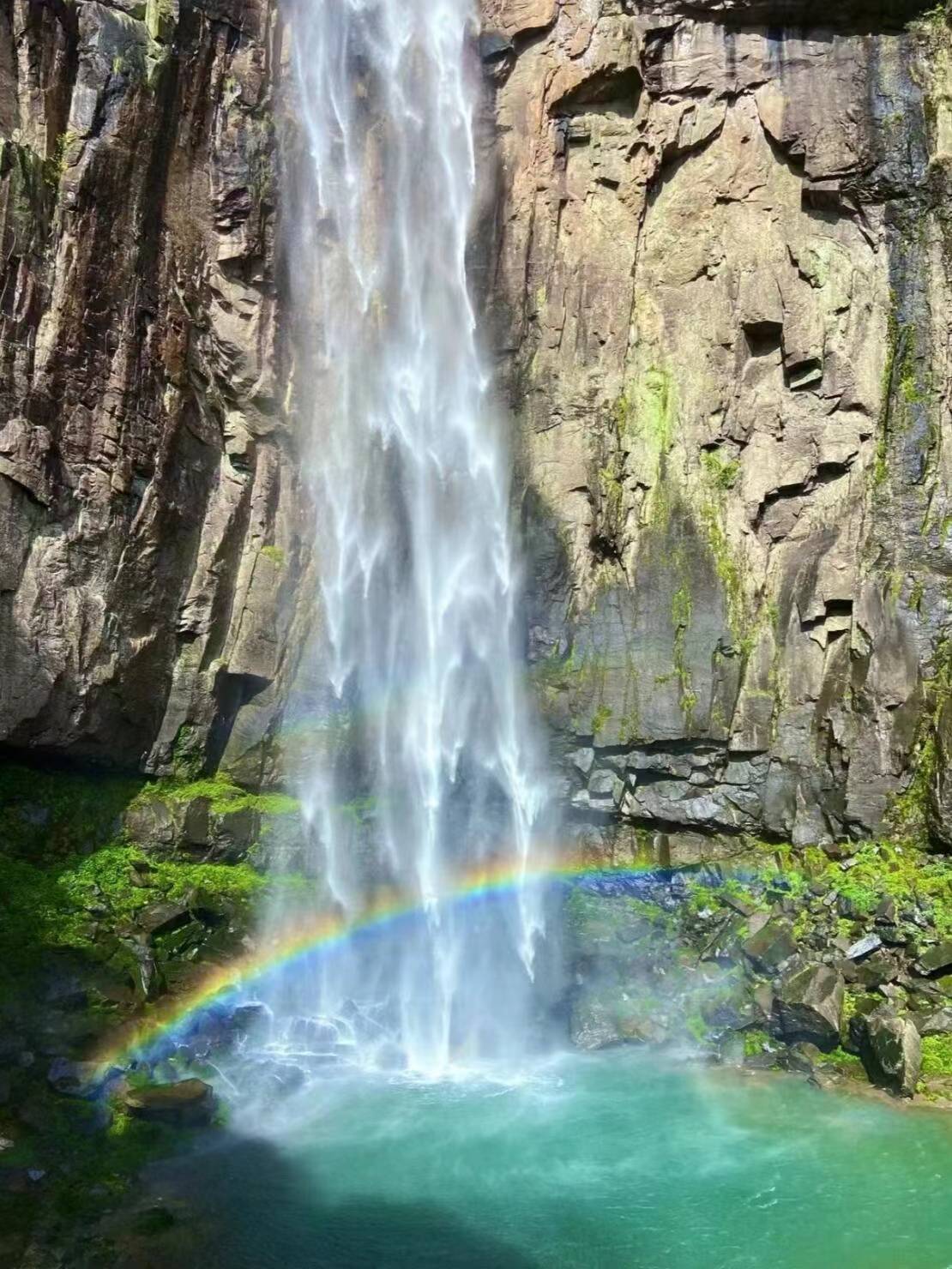 反向旅游安排_瀑布_锻炼_烧烤