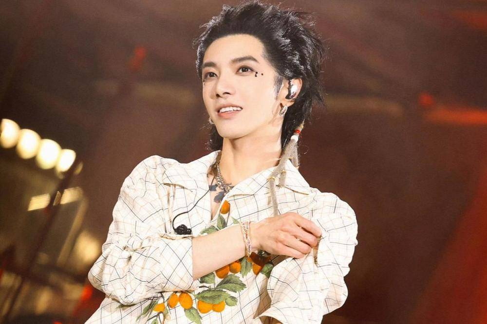 原创华晨宇因坦诚拒接月经羞耻引发争议却被质疑是炒作人设