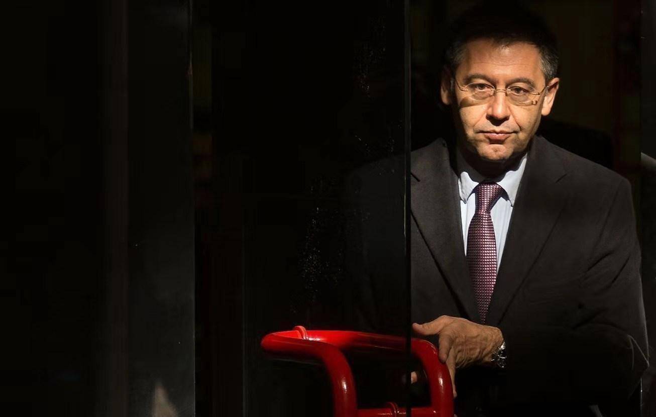 如今巴托梅乌还因公关门事件接受调查再次面对镜头的巴托梅乌较离开之