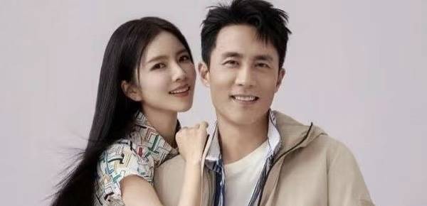 杜淳老婆餐厅就餐遭烫伤,换座就女引热议?_王灿_生活_孩子