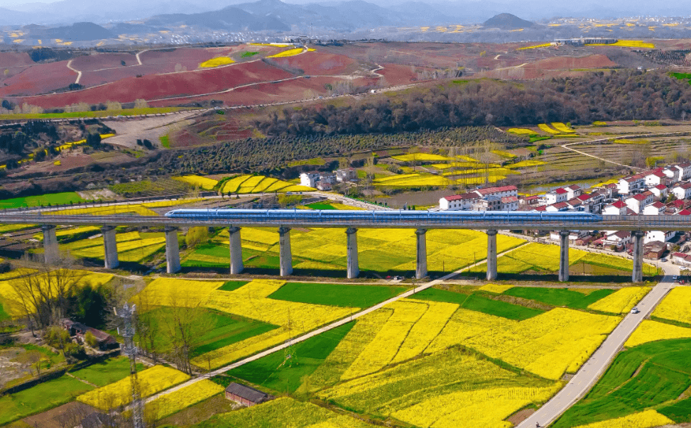 原创西成高铁时速仅250公里没升级条件急需时速350公里的西成二线