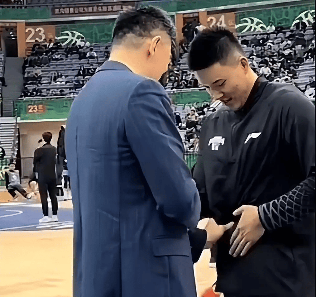 cba消息郭艾伦归队大反转杨鸣摊牌3连冠曾繁日示好杜锋