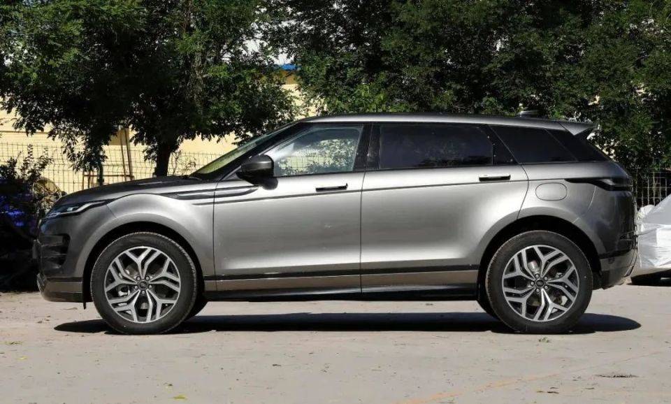 品质与服务:信赖与保障的体现作为一款豪华suv,路虎揽胜极光l在品质和