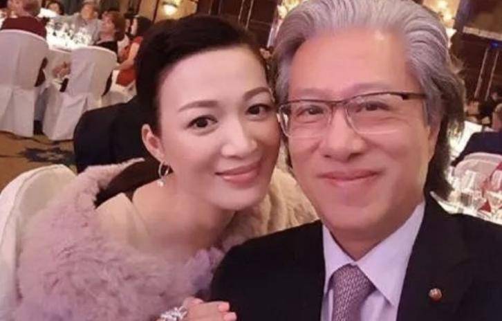 原创励志女子陈少霞闪婚生女公屋跳豪门老公打本做生意不急赚钱