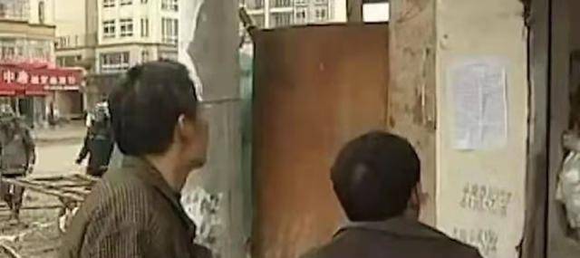 公之于众,张建宏看到村中张贴的公开信之后,心中的怒气一下子窜了出来