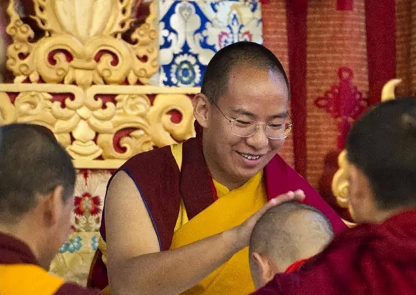 原创年轻的90后大活佛十一世班禅额尔德尼确吉杰布已经长大了