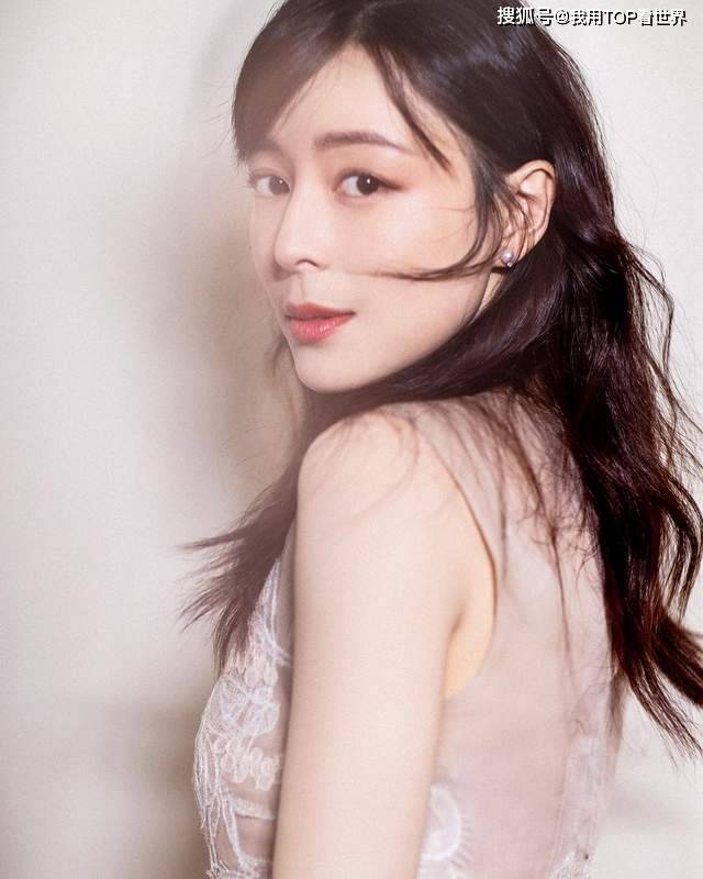 原创饱满韵味张静初44岁尤物风华依旧撩人写真大片