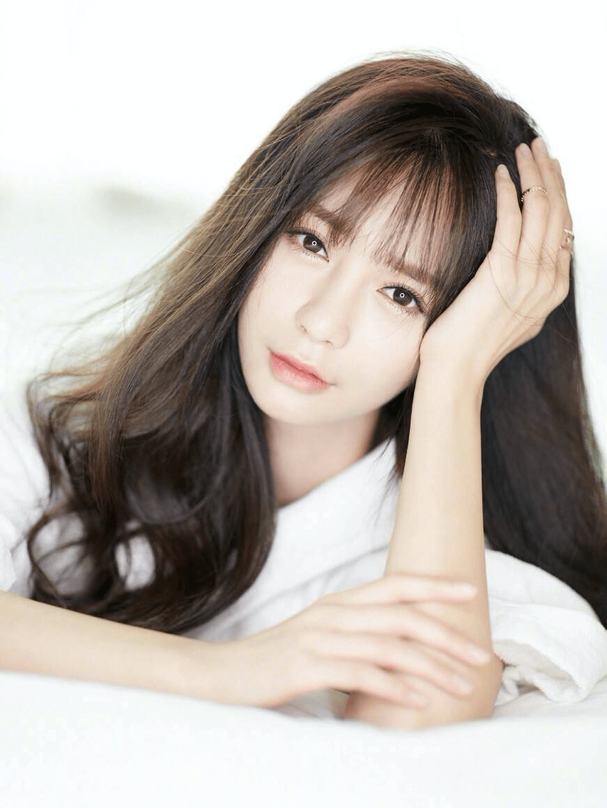 沈梦辰丰满性感身材引热议,韵味十足令人羡慕!